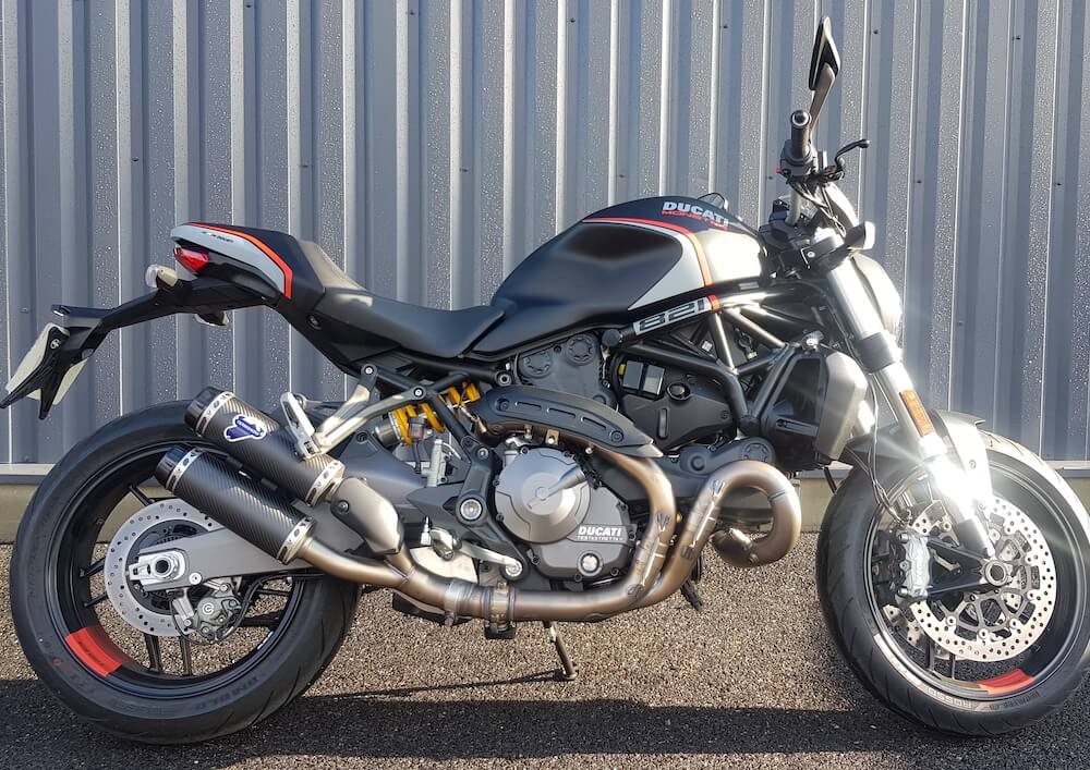 ducati monster 821 stealth